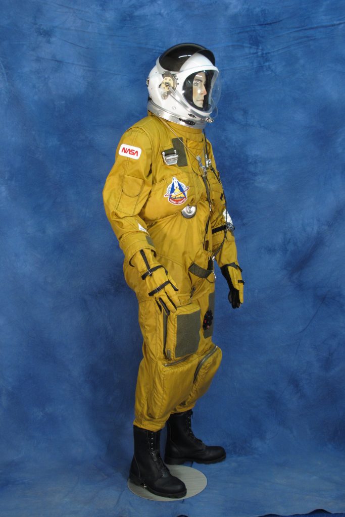 S-1030-Suit-Shuttle (44)